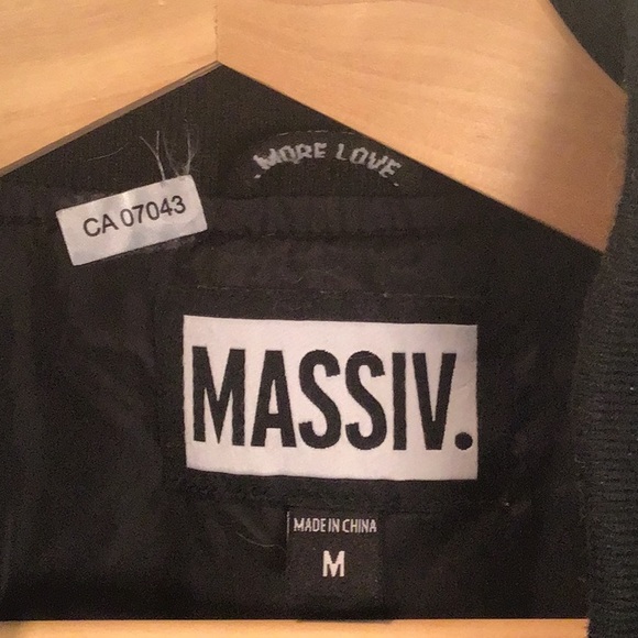 Massiv bomber jacket. Size M. Black - Picture 4 of 10